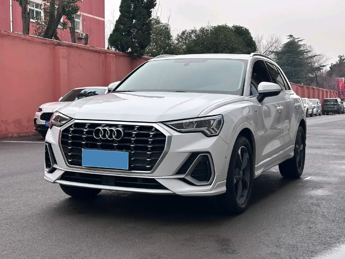 2022 Audi Q3 1.4T 150HP L4 7DCT,autocango,china used car exporter,china ev exporter,chinese used car exporter,chinese used ev exporter