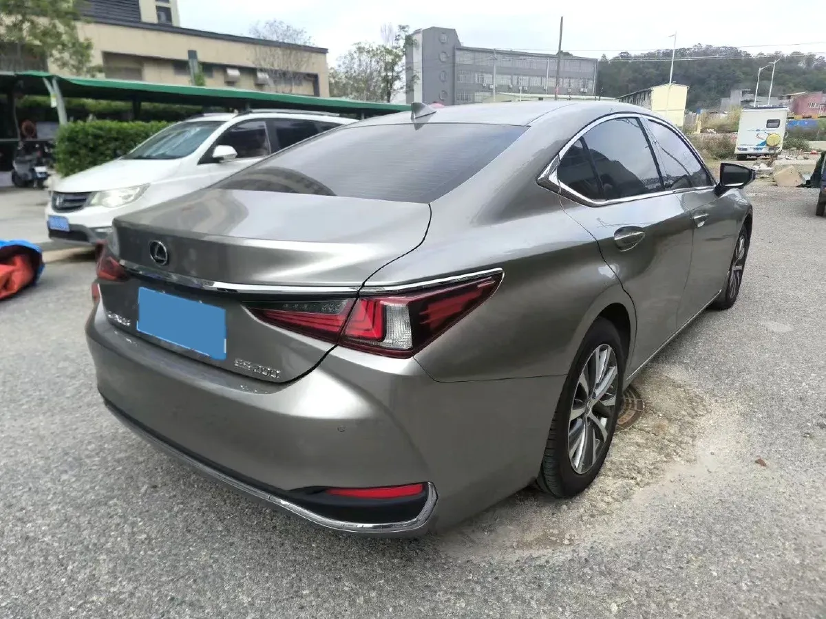 2020 Lexus ES 2.0L 173HP L4 CVT,autocango,china used car exporter,china ev exporter,chinese used car exporter,chinese used ev exporter