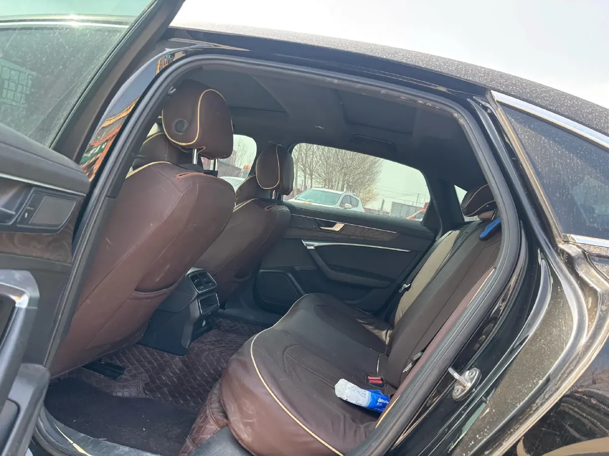 2021 Audi A6L 2.0T 190HP L4 7DCT,autocango,china used car exporter,china ev exporter,chinese used car exporter,chinese used ev exporter