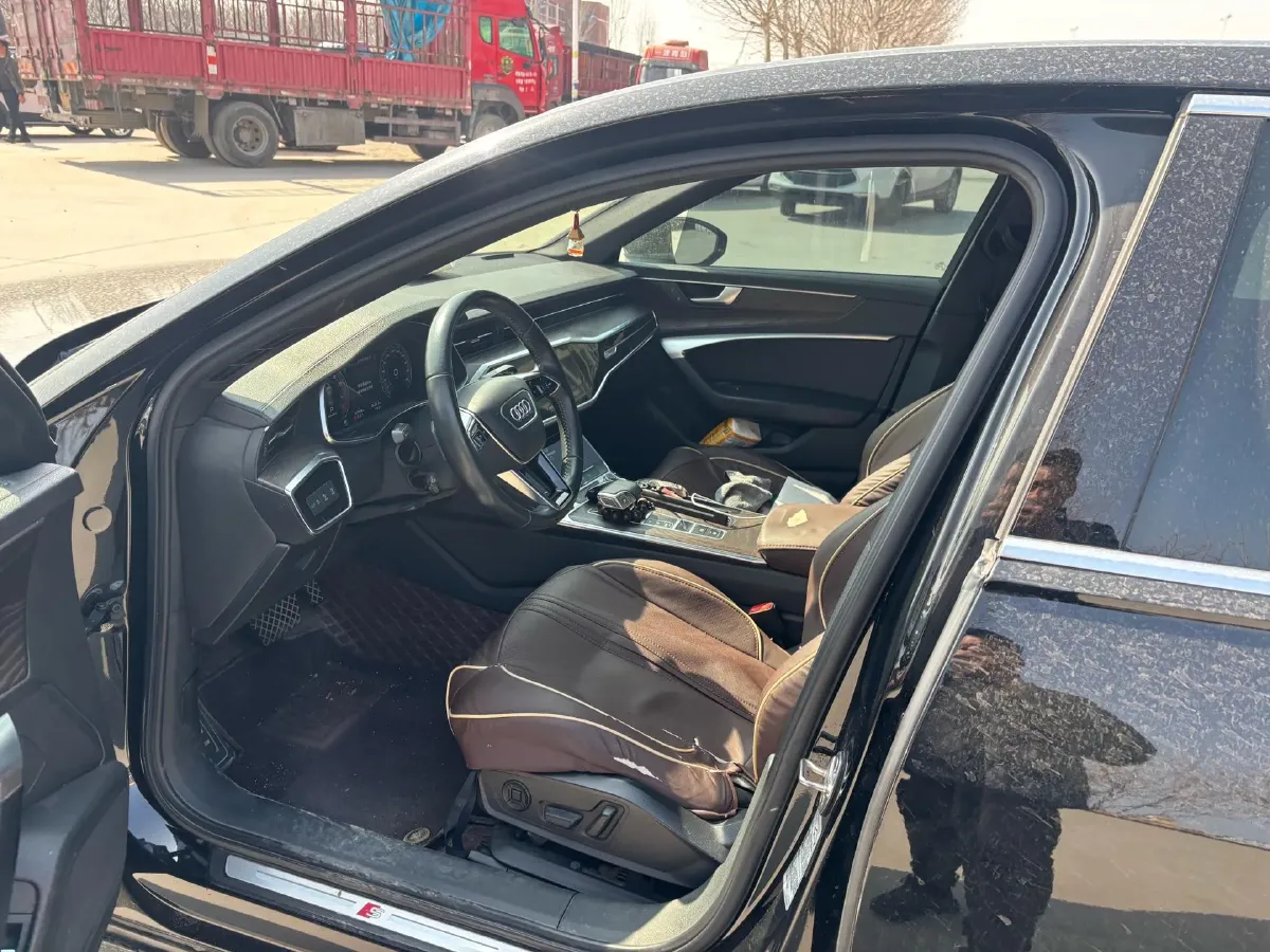 2021 Audi A6L 2.0T 190HP L4 7DCT,autocango,china used car exporter,china ev exporter,chinese used car exporter,chinese used ev exporter