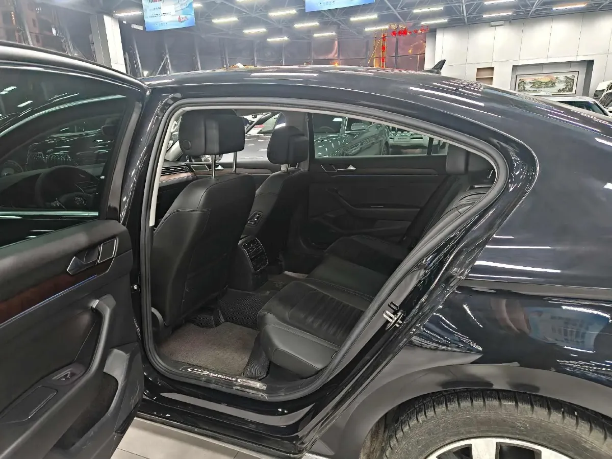 2019 Volkswagen Magotan 2.0T 186HP L4 7DCT,autocango,china used car exporter,china ev exporter,chinese used car exporter,chinese used ev exporter