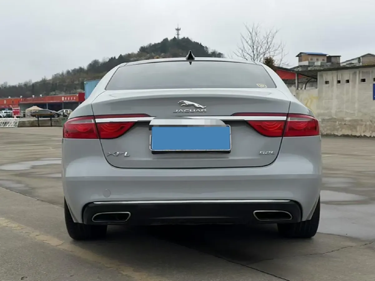 2018 Mercedes-Benz E Class 2.0T 184HP L4 9AT,autocango,china used car exporter,china ev exporter,chinese used car exporter,chinese used ev exporter