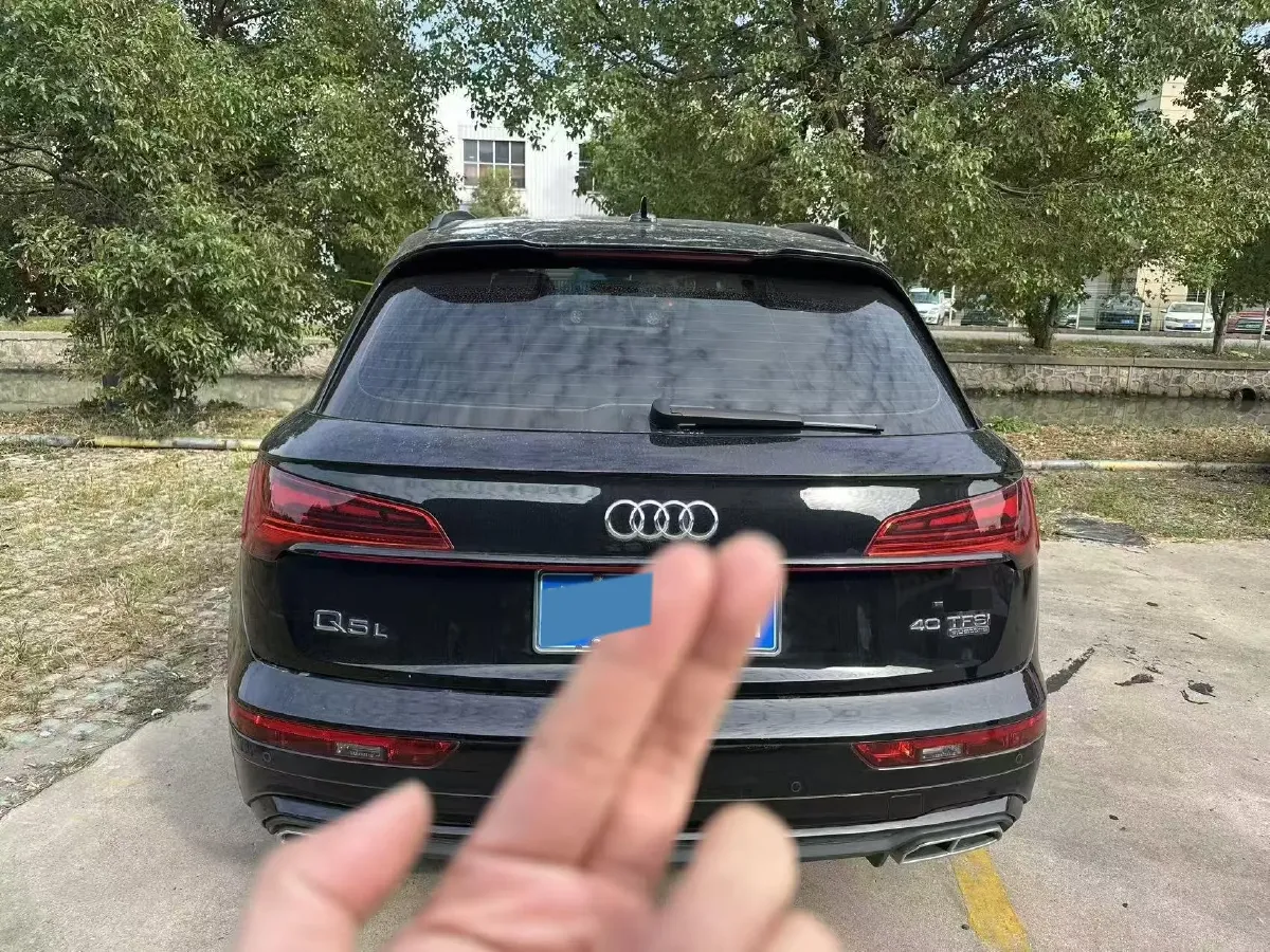 2024 Audi Q5L 2.0T 245HP L4 7DCT,autocango,china used car exporter,china ev exporter,chinese used car exporter,chinese used ev exporter