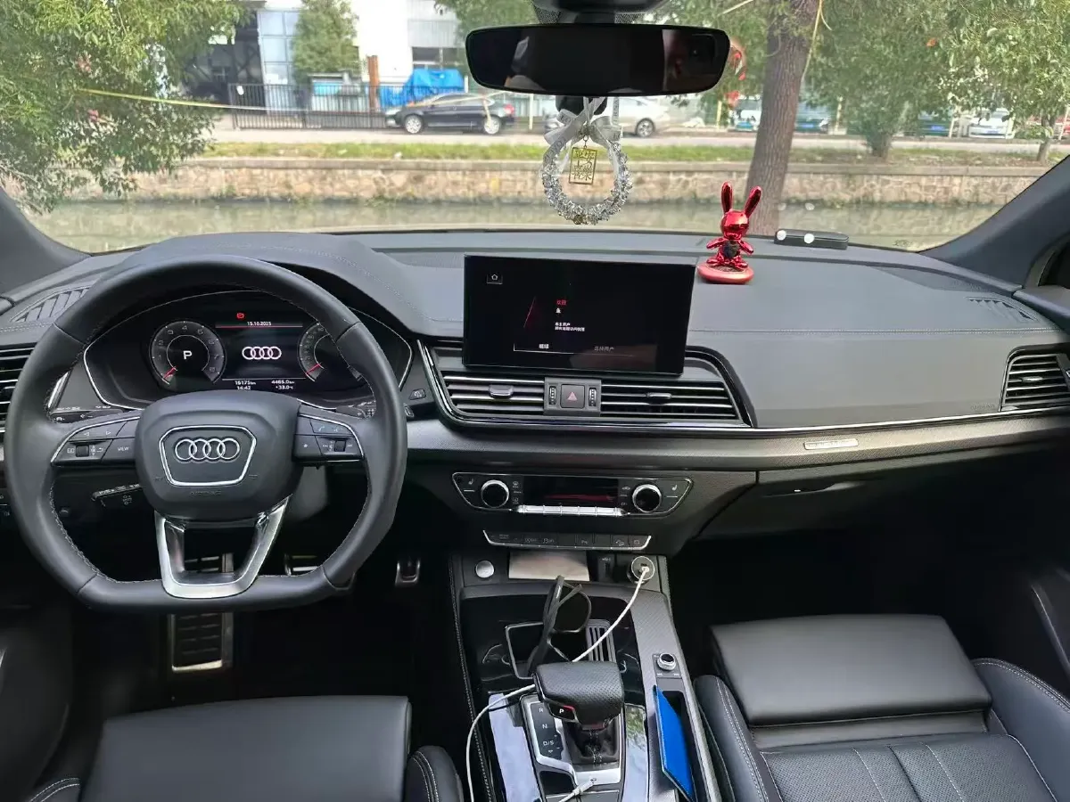 2024 Audi Q5L 2.0T 245HP L4 7DCT,autocango,china used car exporter,china ev exporter,chinese used car exporter,chinese used ev exporter