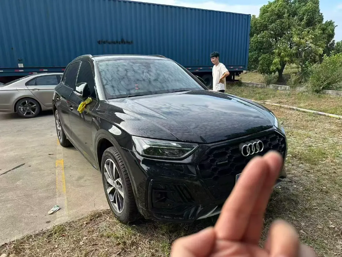2024 Audi Q5L 2.0T 245HP L4 7DCT,autocango,china used car exporter,china ev exporter,chinese used car exporter,chinese used ev exporter