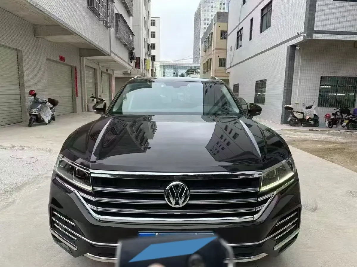 2019 Volkswagen Touareg 2.0T 245HP L4 8AT,autocango,china used car exporter,china ev exporter,chinese used car exporter,chinese used ev exporter