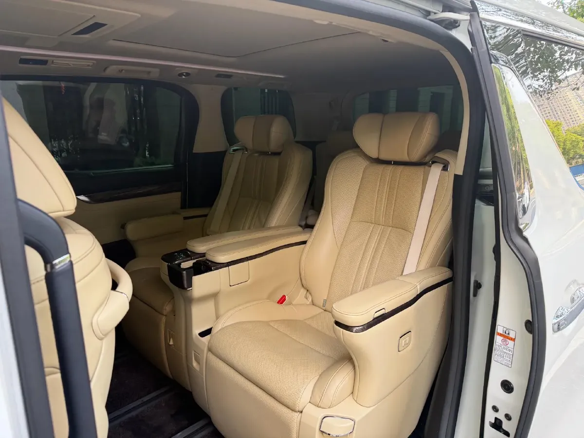 2020 Toyota Alphard 2.5L 117HP L4 E-CVT Hybrid,autocango,china used car exporter,china ev exporter,chinese used car exporter,chinese used ev exporter