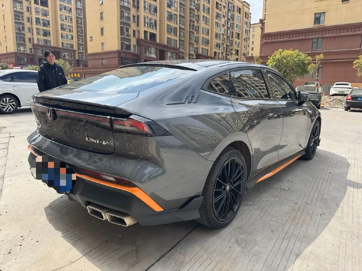 2023 ChangAn UNI-V 1.5T 188HP L4 7DCT,autocango,china used car exporter,china ev exporter,chinese used car exporter,chinese used ev exporter