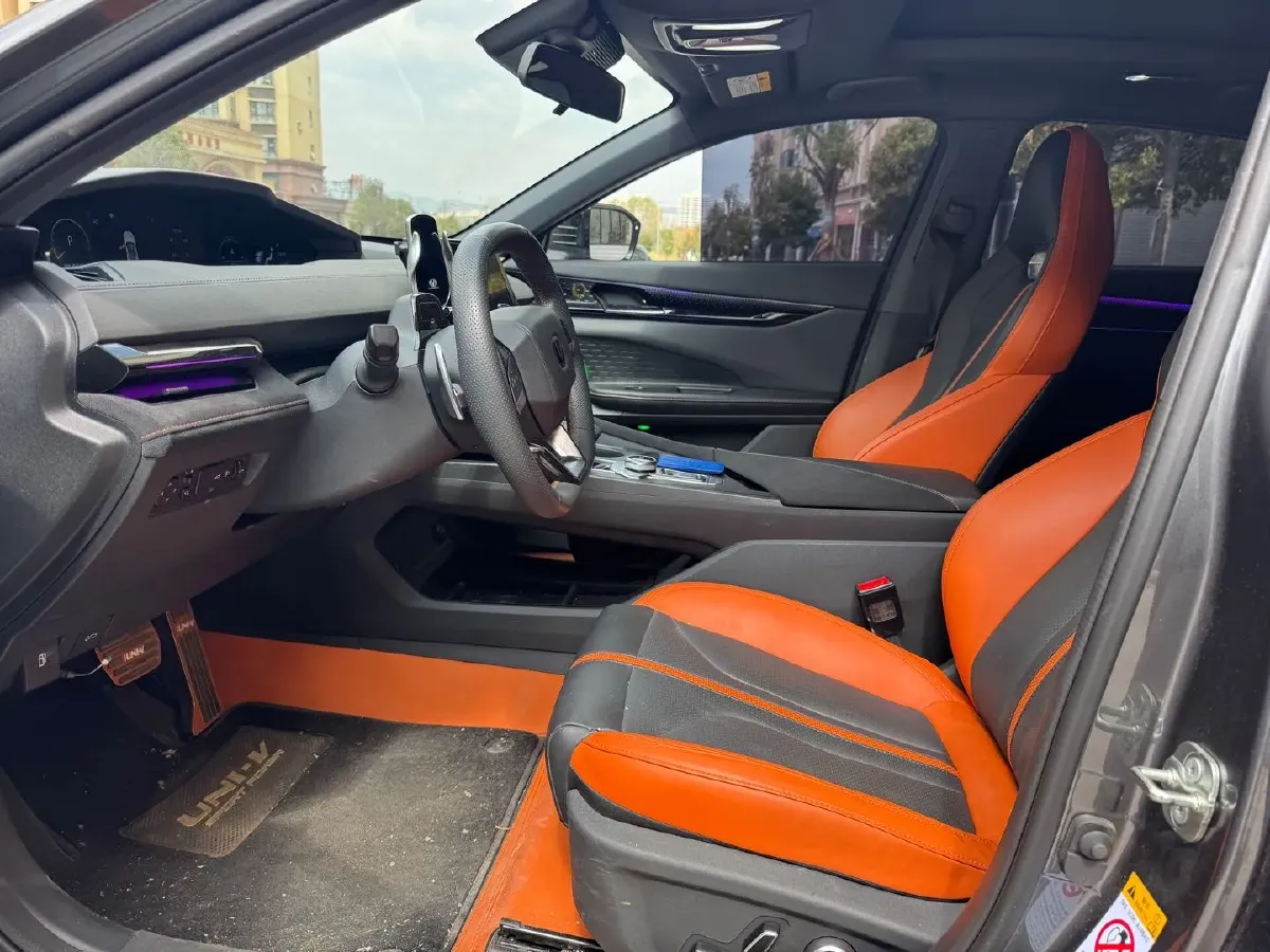 2023 ChangAn UNI-V 1.5T 188HP L4 7DCT,autocango,china used car exporter,china ev exporter,chinese used car exporter,chinese used ev exporter