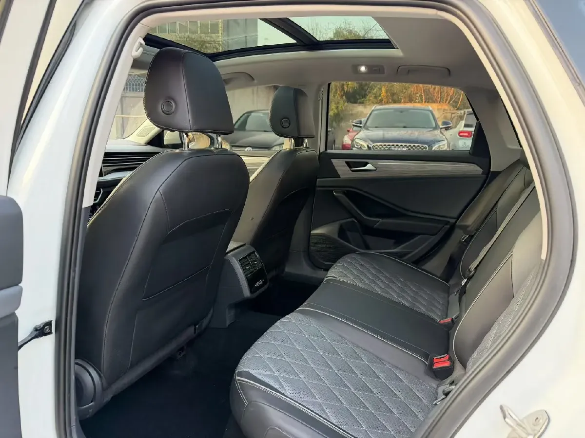 2024 Volkswagen Sagitar 1.5T 160HP L4 7DCT,autocango,china used car exporter,china ev exporter,chinese used car exporter,chinese used ev exporter