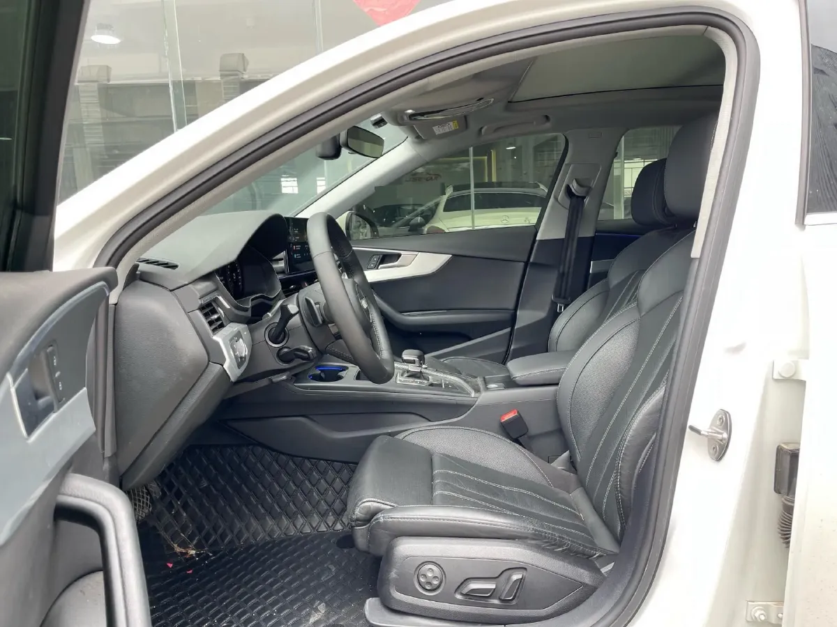 2020 Audi A4L 2.0T 190HP L4 7DCT,autocango,china used car exporter,china ev exporter,chinese used car exporter,chinese used ev exporter