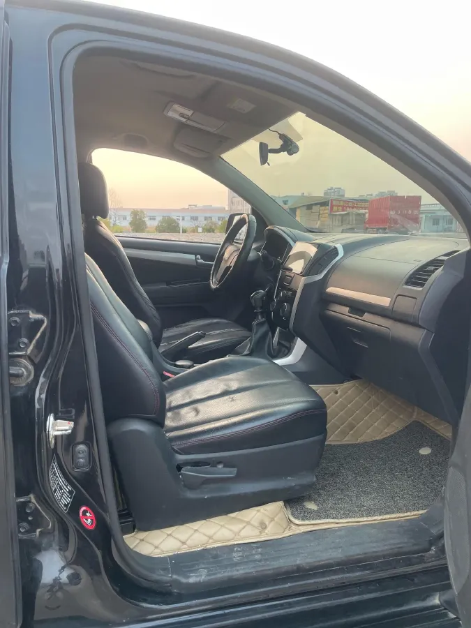 2018 HuangHai JiaoLong 2.4T 218HP L4 6MT,autocango,china used car exporter,china ev exporter,chinese used car exporter,chinese used ev exporter