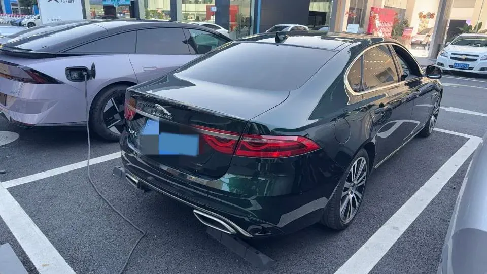 2022 Jaguar XFL 2.0T 250HP L4 8AT,autocango,china used car exporter,china ev exporter,chinese used car exporter,chinese used ev exporter