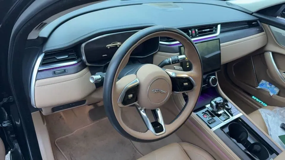 2022 Jaguar XFL 2.0T 250HP L4 8AT,autocango,china used car exporter,china ev exporter,chinese used car exporter,chinese used ev exporter