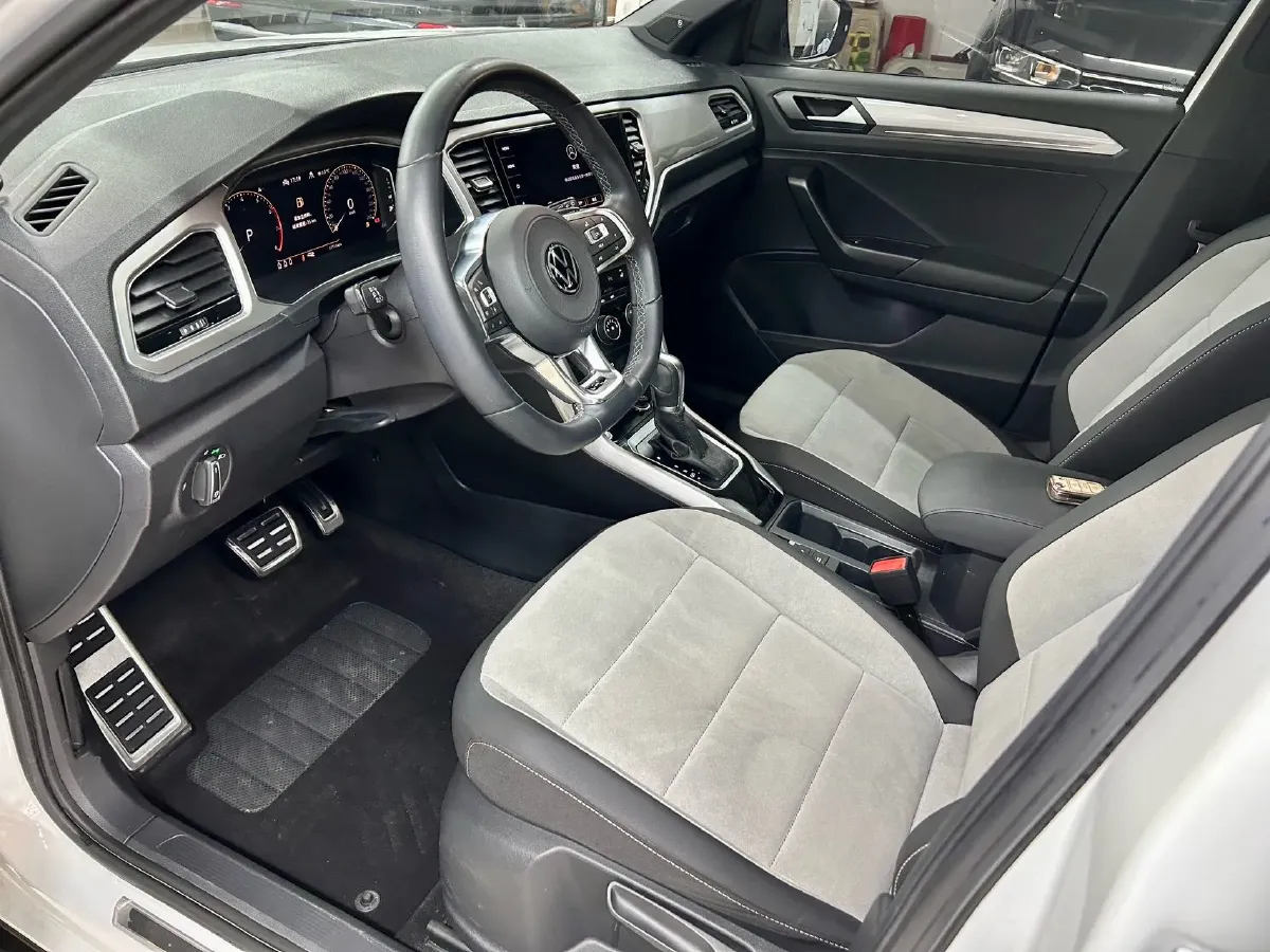 2021 Volkswagen T-Roc 1.4T 150HP L4 7DCT,autocango,china used car exporter,china ev exporter,chinese used car exporter,chinese used ev exporter