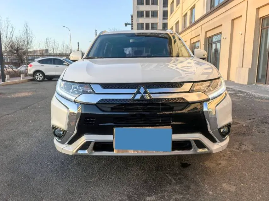 2021 Mitsubishi Outlander 2.0L 166HP L4 CVT,autocango,china used car exporter,china ev exporter,chinese used car exporter,chinese used ev exporter