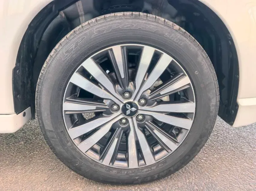 2021 Mitsubishi Outlander 2.0L 166HP L4 CVT,autocango,china used car exporter,china ev exporter,chinese used car exporter,chinese used ev exporter