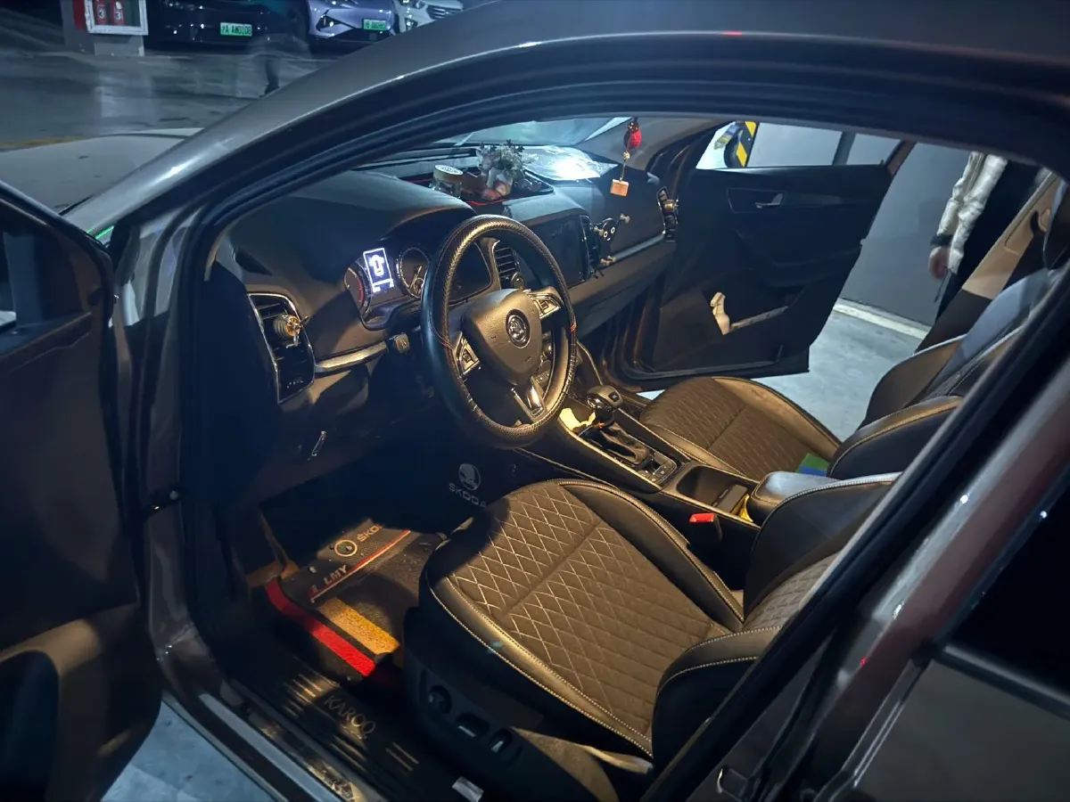 2019 Skoda Karoq 1.4T 150HP L4 7DCT,autocango,china used car exporter,china ev exporter,chinese used car exporter,chinese used ev exporter