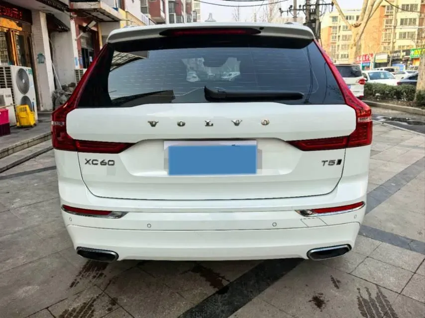 2021 Volvo XC60 2.0T 250HP L4 8AT,autocango,china used car exporter,china ev exporter,chinese used car exporter,chinese used ev exporter