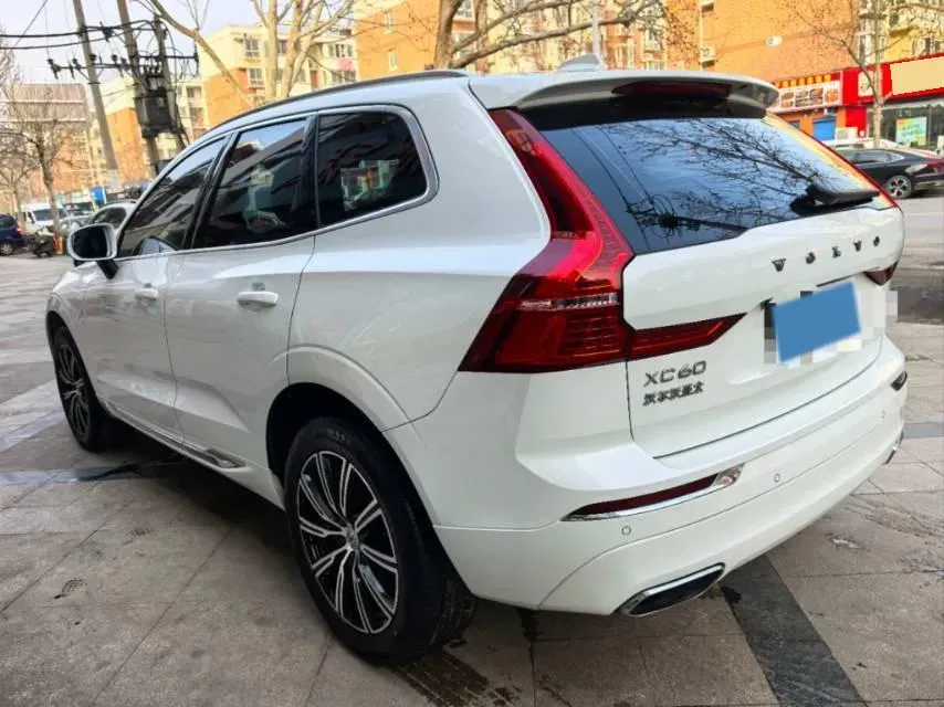 2021 Volvo XC60 2.0T 250HP L4 8AT,autocango,china used car exporter,china ev exporter,chinese used car exporter,chinese used ev exporter