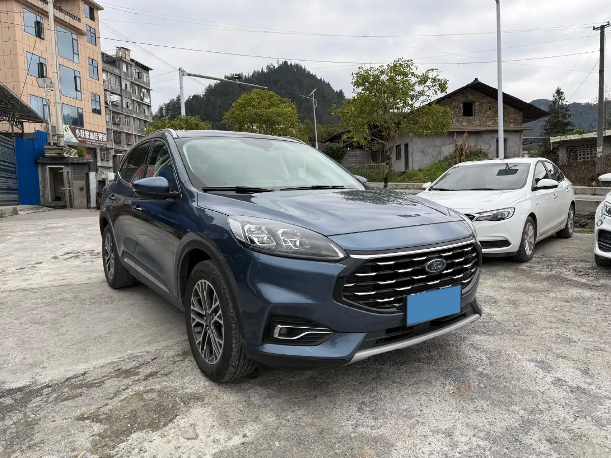 2020 Ford Escape 2.0T 248HP L4 8AT,autocango,china used car exporter,china ev exporter,chinese used car exporter,chinese used ev exporter