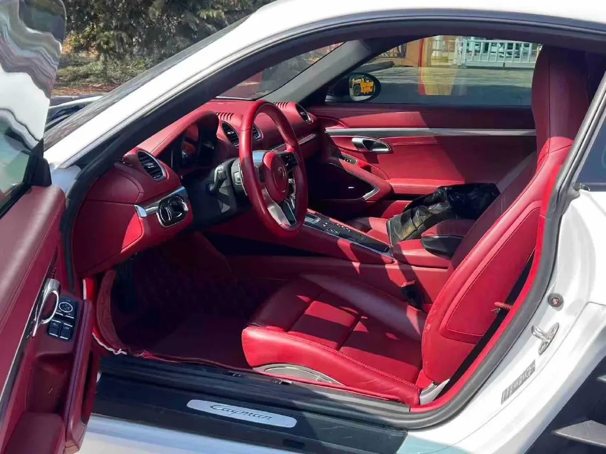 2022 Porsche 718 2.0T 250HP H4 7DCT,autocango,china used car exporter,china ev exporter,chinese used car exporter,chinese used ev exporter