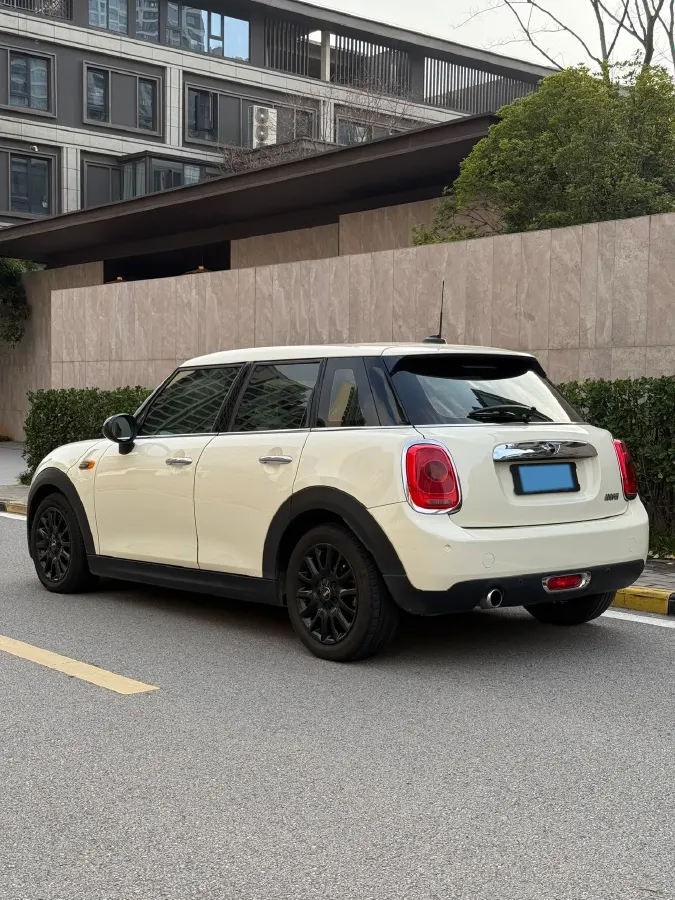 2016 MINI MINI 1.5T 136HP L3 6AT,autocango,china used car exporter,china ev exporter,chinese used car exporter,chinese used ev exporter