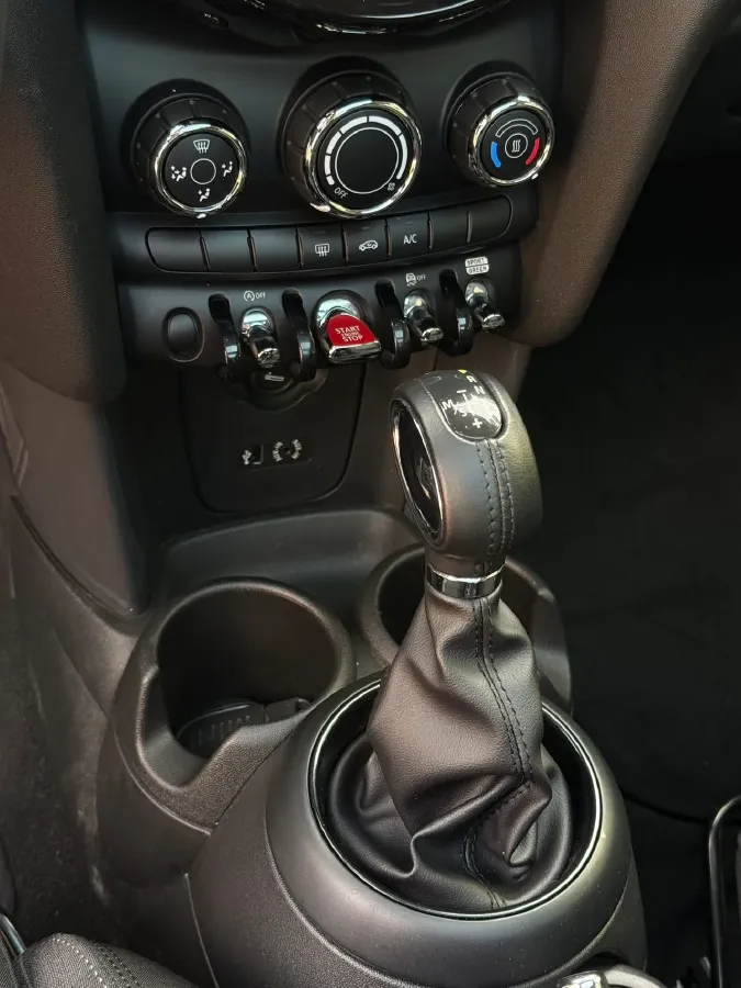 2016 MINI MINI 1.5T 136HP L3 6AT,autocango,china used car exporter,china ev exporter,chinese used car exporter,chinese used ev exporter