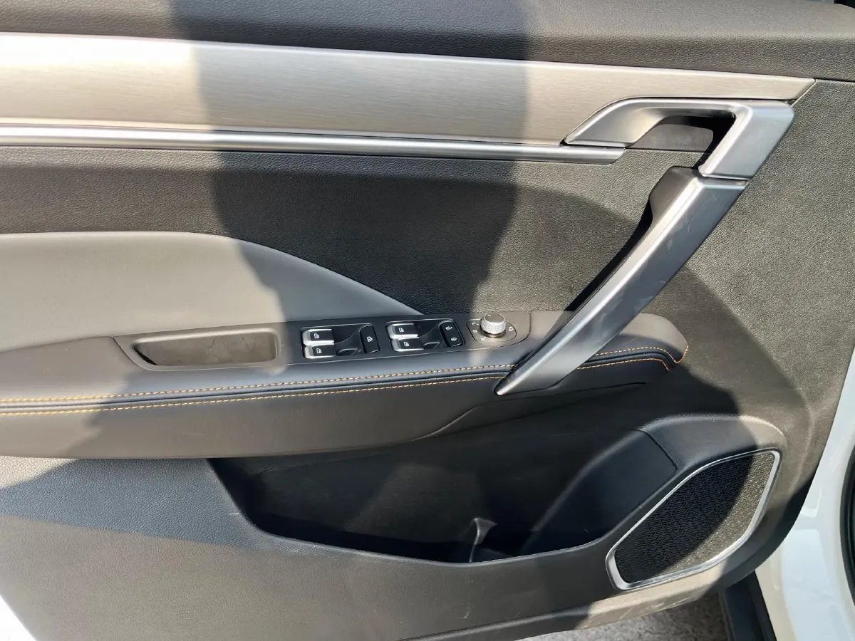 2023 Geely Coolray 1.5T 181HP L4 7DCT,autocango,china used car exporter,china ev exporter,chinese used car exporter,chinese used ev exporter