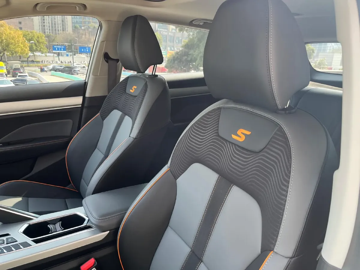 2023 Geely Coolray 1.5T 181HP L4 7DCT,autocango,china used car exporter,china ev exporter,chinese used car exporter,chinese used ev exporter