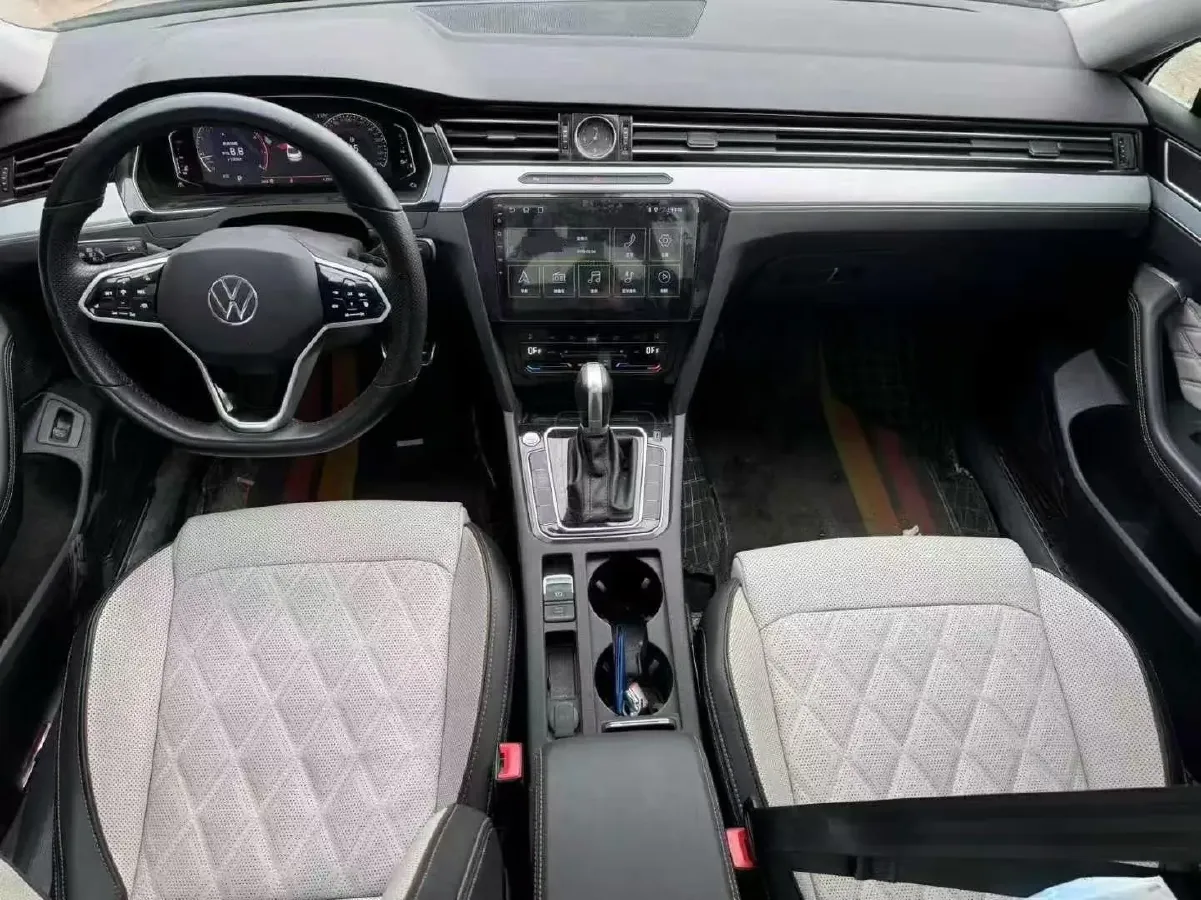 2023 Volkswagen Magotan 2.0T 186HP L4 7DCT,autocango,china used car exporter,china ev exporter,chinese used car exporter,chinese used ev exporter