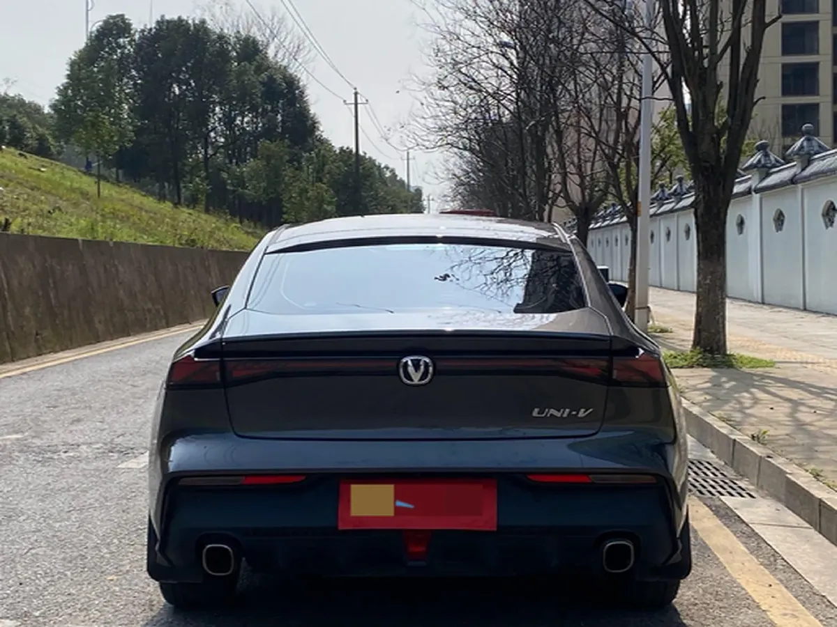 2023 ChangAn UNI-V 1.5T 188HP L4 7DCT,autocango,china used car exporter,china ev exporter,chinese used car exporter,chinese used ev exporter