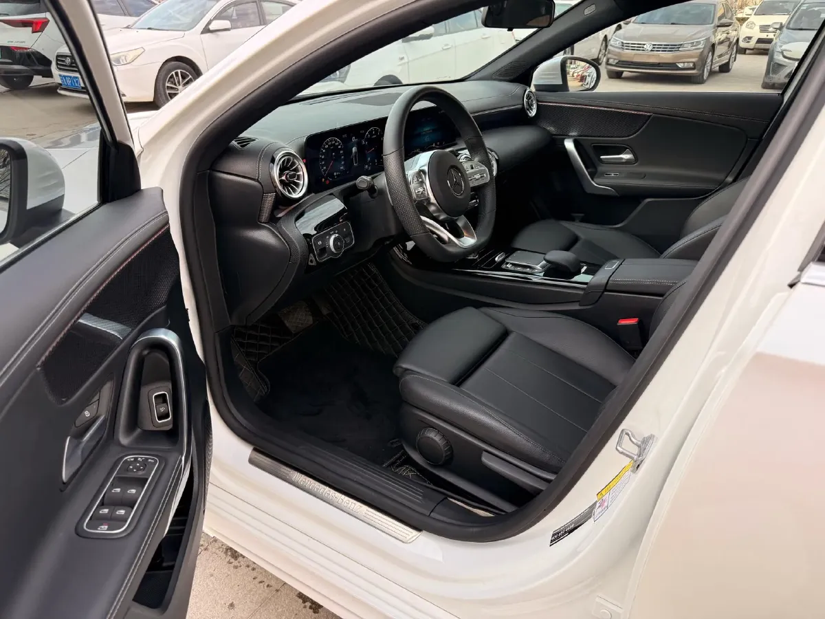 2022 Mercedes-Benz A Class 1.3T 163HP L4 7DCT,autocango,china used car exporter,china ev exporter,chinese used car exporter,chinese used ev exporter