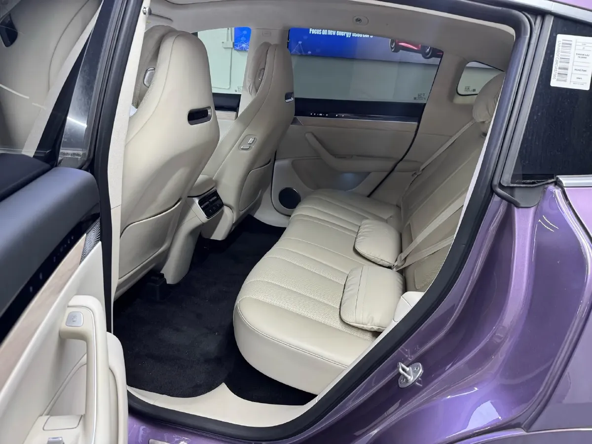 2025 Luxeed R7 REEV 156HP REEV 37KWH,autocango,china used car exporter,china ev exporter,chinese used car exporter,chinese used ev exporter