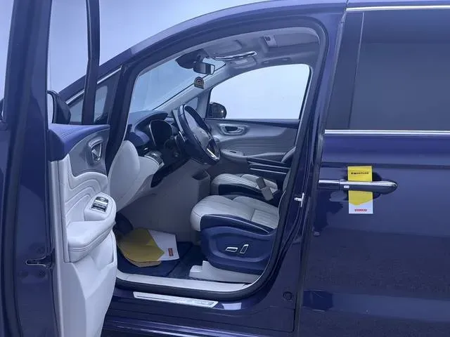 2022 Roewe iMAX8 2.0T 234HP L4 8AT,autocango,china used car exporter,china ev exporter,chinese used car exporter,chinese used ev exporter