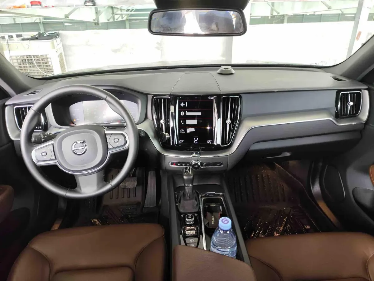 2021 Volvo XC60 2.0T 250HP L4 8AT,autocango,china used car exporter,china ev exporter,chinese used car exporter,chinese used ev exporter