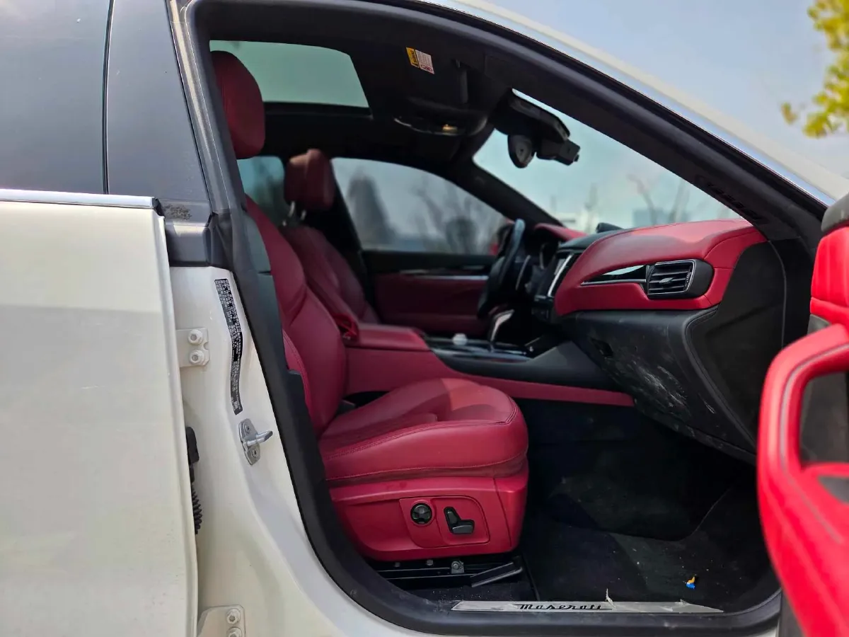 2019 Maserati Levante 3.0T 350HP V6 8AT,autocango,china used car exporter,china ev exporter,chinese used car exporter,chinese used ev exporter