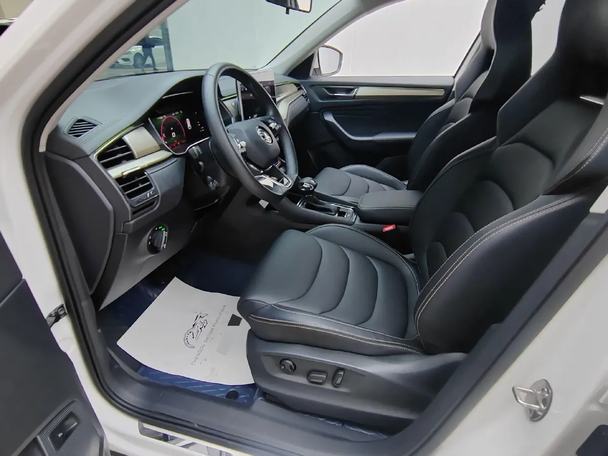 2022 Skoda Kodiak 2.0T 186HP L4 7DCT,autocango,china used car exporter,china ev exporter,chinese used car exporter,chinese used ev exporter