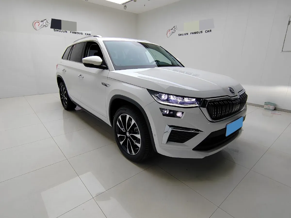 2022 Skoda Kodiak 2.0T 186HP L4 7DCT,autocango,china used car exporter,china ev exporter,chinese used car exporter,chinese used ev exporter
