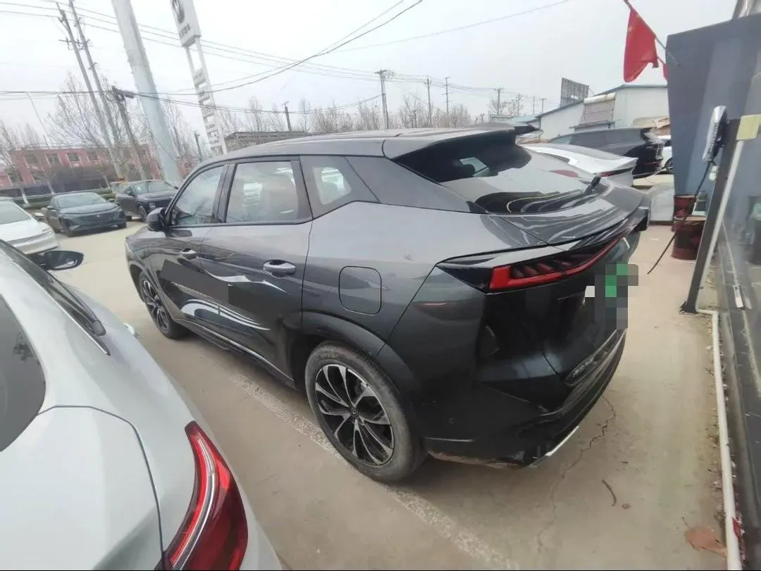 2024 ChangAn UNI-Z 1.5L 98HP L4 E-CVT PHEV 18.4KWH,autocango,china used car exporter,china ev exporter,chinese used car exporter,chinese used ev exporter