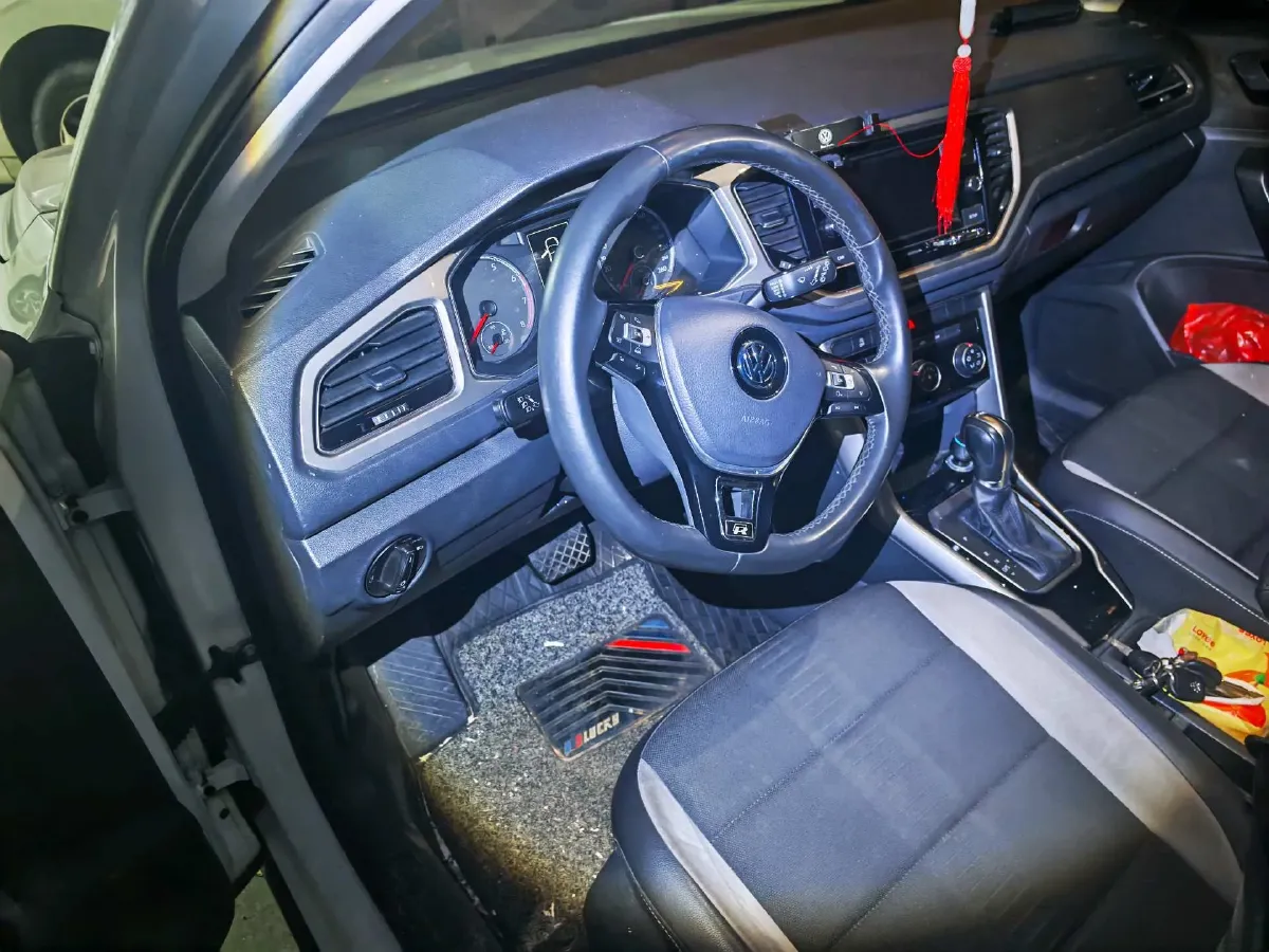 2019 Volkswagen T-Roc 1.4T 131HP L4 7DCT,autocango,china used car exporter,china ev exporter,chinese used car exporter,chinese used ev exporter