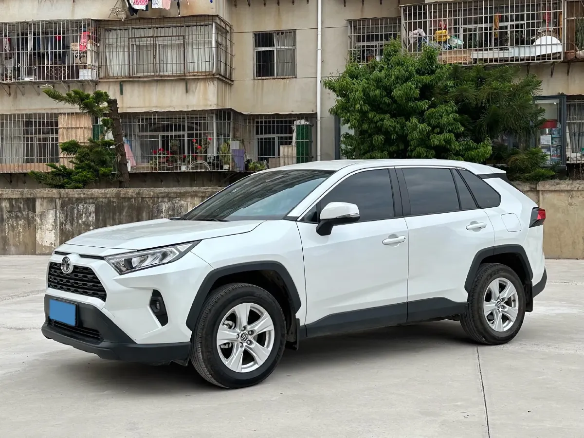 2024 Toyota RAV4 2.0L 171HP L4 CVT,autocango,china used car exporter,china ev exporter,chinese used car exporter,chinese used ev exporter