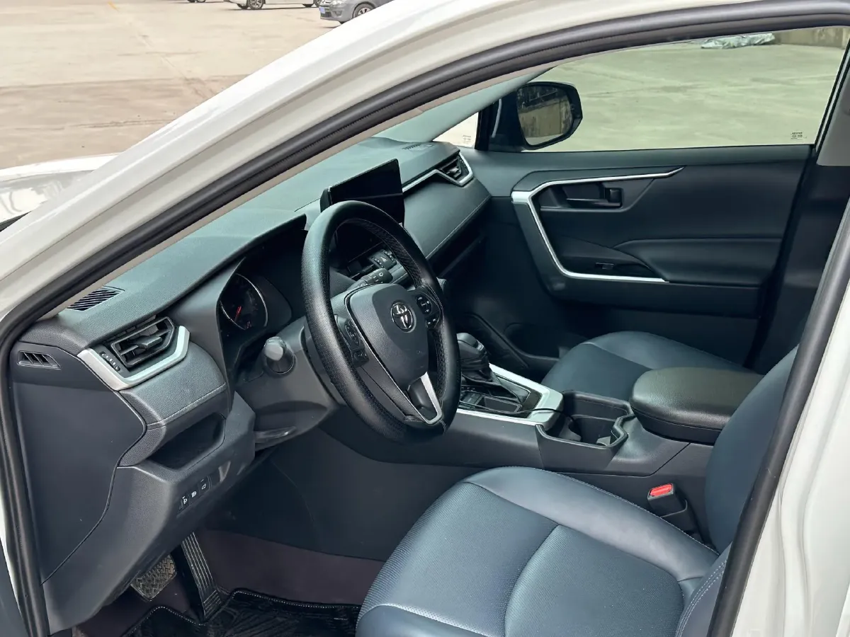 2024 Toyota RAV4 2.0L 171HP L4 CVT,autocango,china used car exporter,china ev exporter,chinese used car exporter,chinese used ev exporter