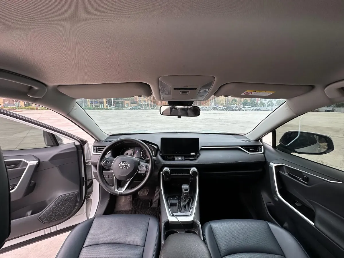 2024 Toyota RAV4 2.0L 171HP L4 CVT,autocango,china used car exporter,china ev exporter,chinese used car exporter,chinese used ev exporter