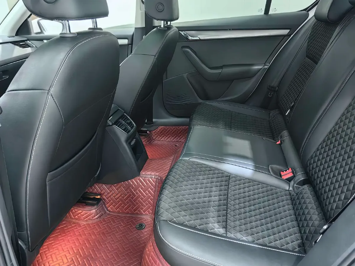 2019 Skoda Octavia 1.5L 116HP L4 6AT,autocango,china used car exporter,china ev exporter,chinese used car exporter,chinese used ev exporter