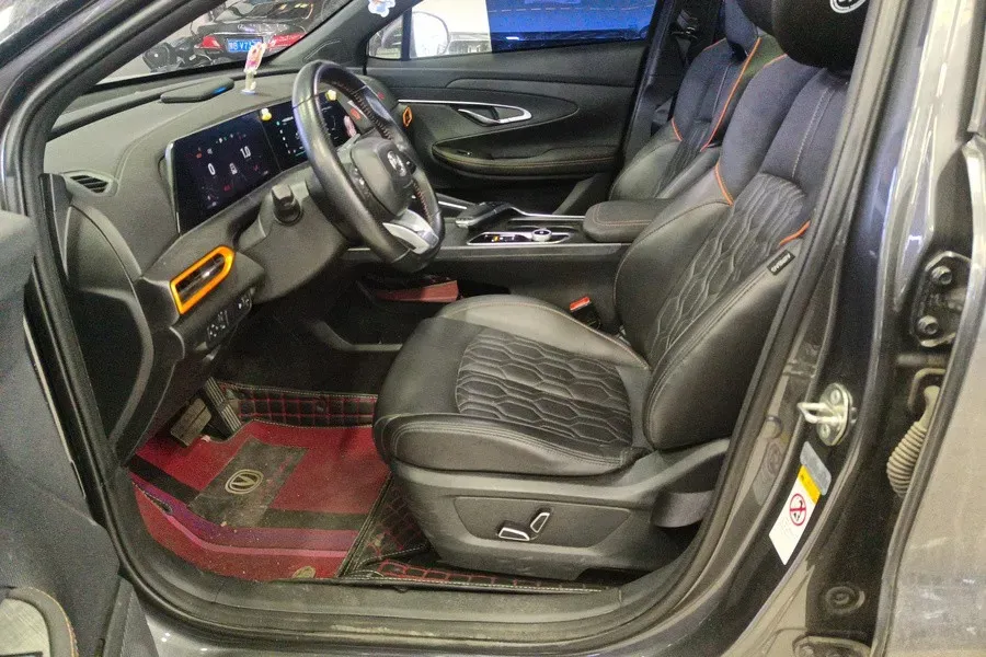 2022 ChangAn UNI-T 2.0T 233HP L4 8AT,autocango,china used car exporter,china ev exporter,chinese used car exporter,chinese used ev exporter