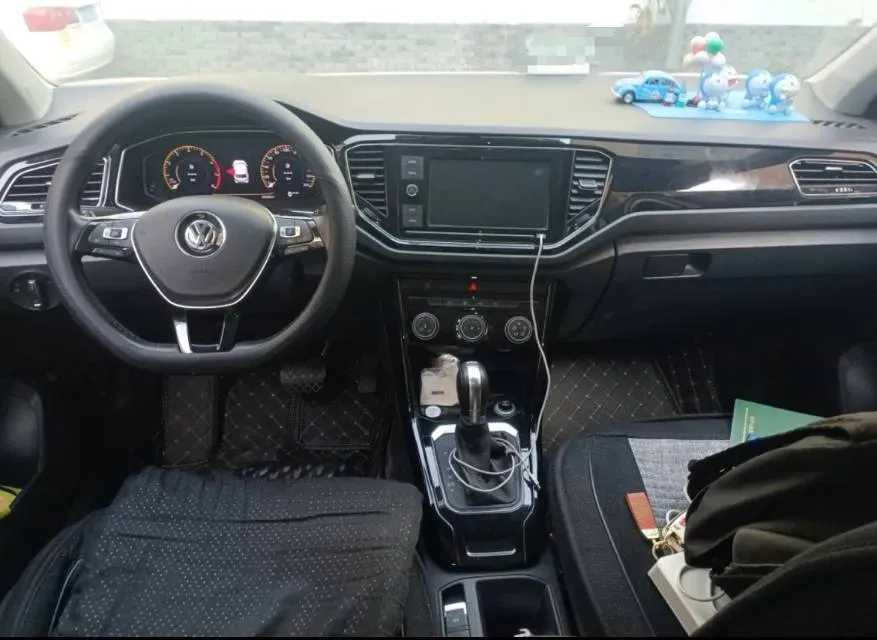 2021 Volkswagen T-Roc 1.4T 150HP L4 7DCT,autocango,china used car exporter,china ev exporter,chinese used car exporter,chinese used ev exporter