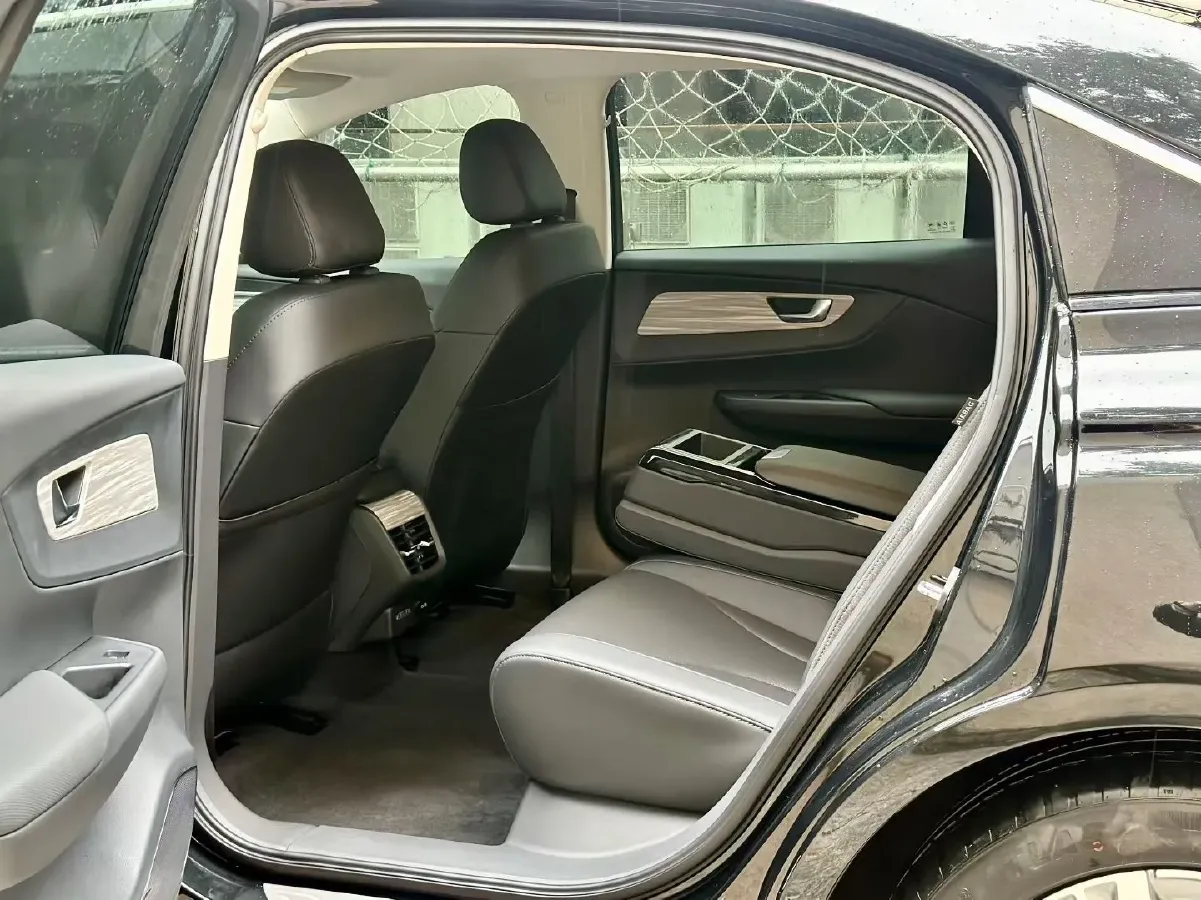 2023 HongQi E-QM5 BEV 74.9KWH,autocango,china used car exporter,china ev exporter,chinese used car exporter,chinese used ev exporter