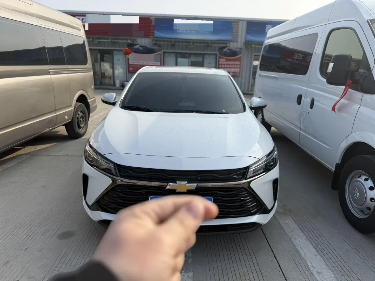 2024 Chevrolet Monza 1.5L 113HP L4 6DCT,autocango,china used car exporter,china ev exporter,chinese used car exporter,chinese used ev exporter