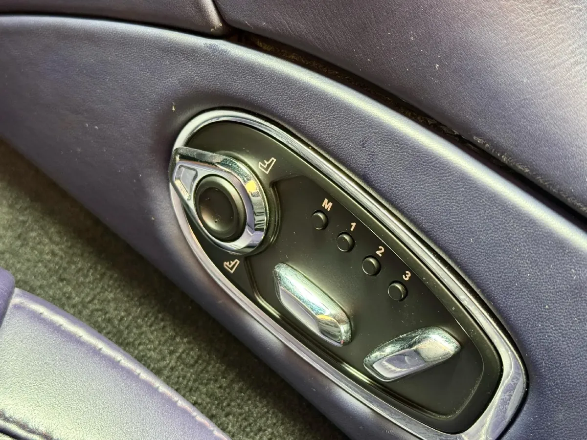 2019 Aston Martin DB11 4.0T 510HP V8 8AT,autocango,china used car exporter,china ev exporter,chinese used car exporter,chinese used ev exporter